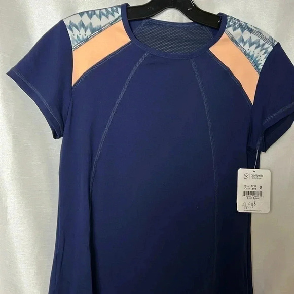 SOFIBELLA women blue activewear top, UV, mesh. Fitted ,crew neck ,  cap sleeves - Picture 1 of 12